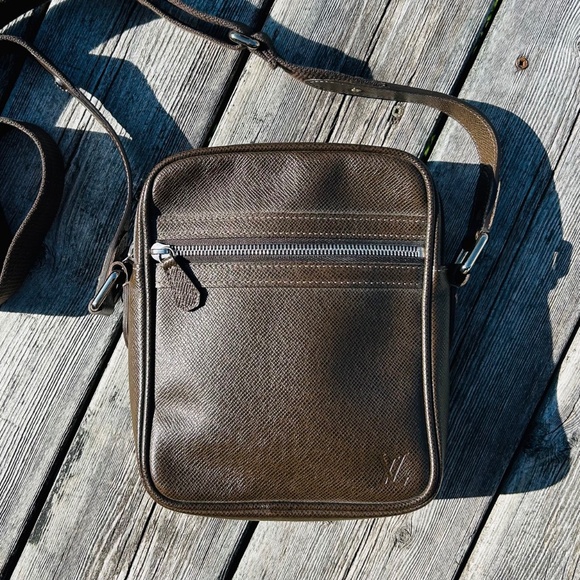 Louis Vuitton Dimitri Leather Shoulder Bag M32468 Brown Authentic Made in France - Picture 1 of 16